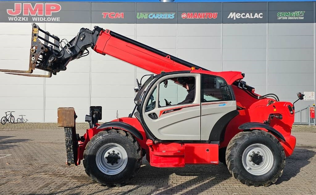 Manitou MT 1440 EASY 75D ST5 S1 - Teleszkópos rakodó: 4 kép. Manitou MT 1440 EASY 75D ST5 S1 - Teleszkópos rakodó: 4 kép.