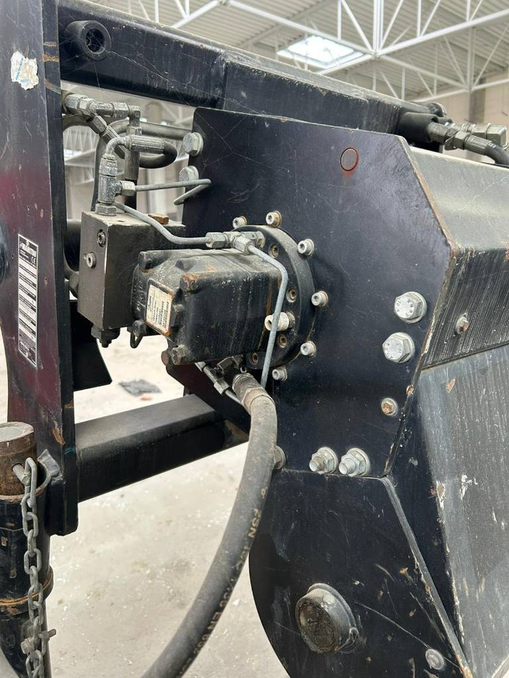 Manitou WINCH 3T - Csörlő: 4 kép. Manitou WINCH 3T - Csörlő: 4 kép.
