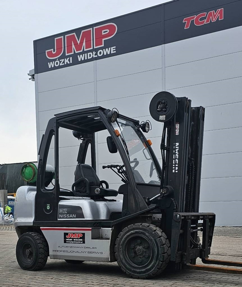 Nissan UG1D2A32LQ - Gázüzemű targonca: 1 kép. Nissan UG1D2A32LQ - Gázüzemű targonca: 1 kép.