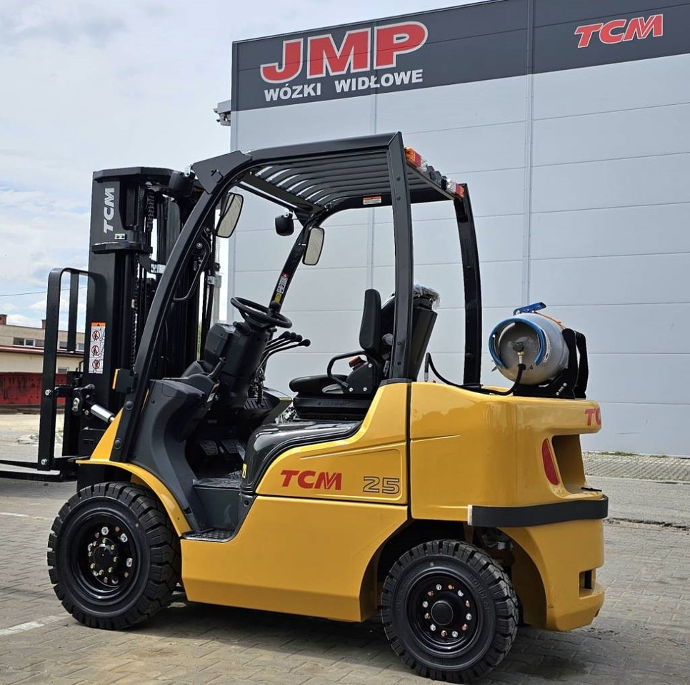 TCM FGE25-E2 UNUSED TRIPLEX4300mm - Gázüzemű targonca: 2 kép. TCM FGE25-E2 UNUSED TRIPLEX4300mm - Gázüzemű targonca: 2 kép.