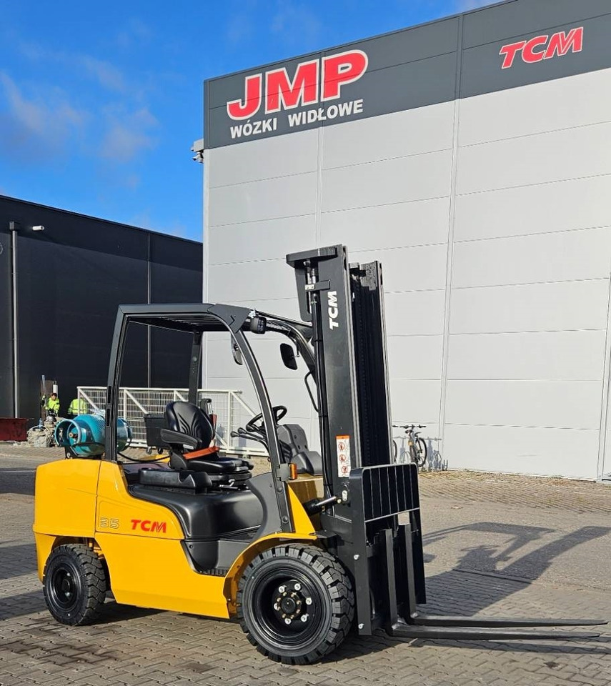 TCM FGE35-E2 BRAND NEW D3700mm - Gázüzemű targonca: 3 kép. TCM FGE35-E2 BRAND NEW D3700mm - Gázüzemű targonca: 3 kép.