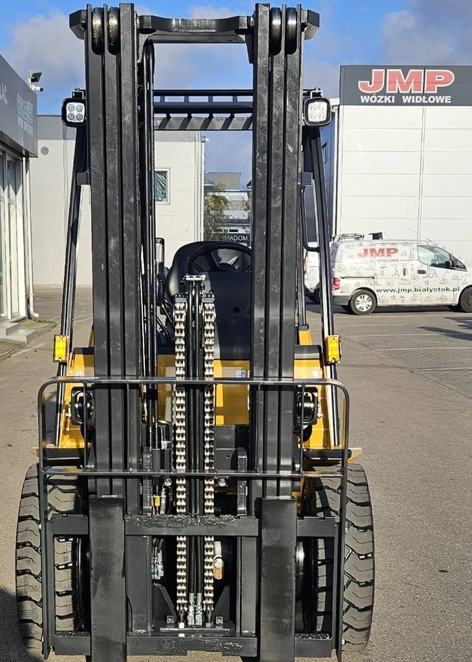 TCM FGE35-E2 BRAND NEW TR4700mm lízing TCM FGE35-E2 BRAND NEW TR4700mm: 22 kép. TCM FGE35-E2 BRAND NEW TR4700mm lízing TCM FGE35-E2 BRAND NEW TR4700mm: 22 kép.