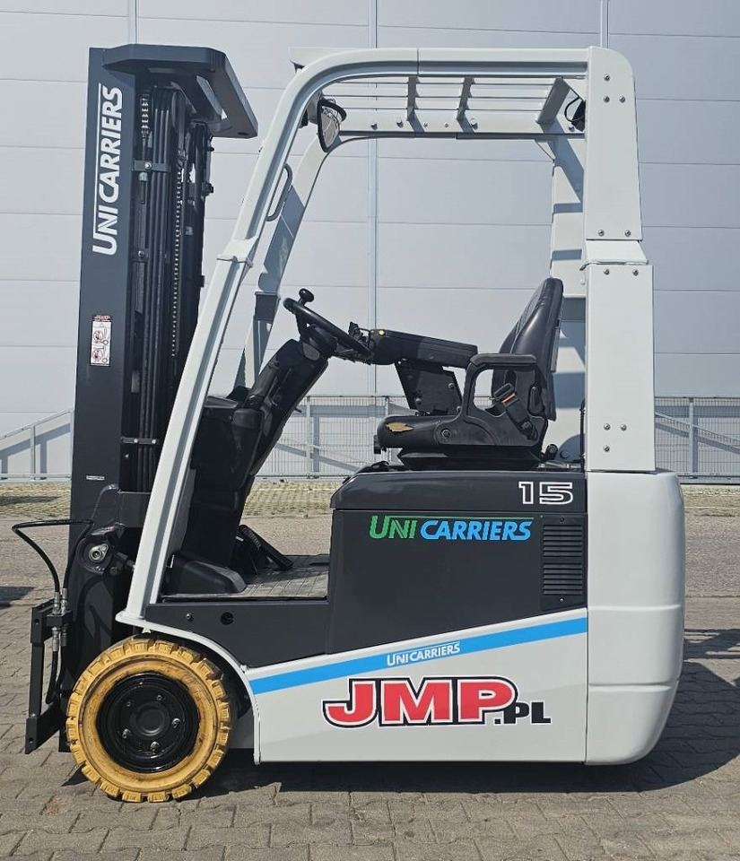 UniCarriers A1N1L15Q DRIVE-IN CAB - Elektromos targonca: 2 kép. UniCarriers A1N1L15Q DRIVE-IN CAB - Elektromos targonca: 2 kép.
