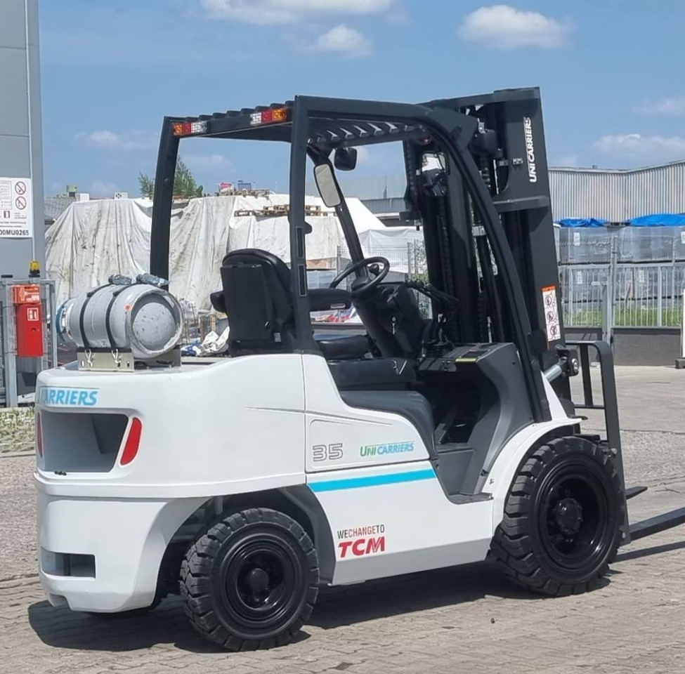 UniCarriers U2D2A35 FG35NT - Gázüzemű targonca: 2 kép. UniCarriers U2D2A35 FG35NT - Gázüzemű targonca: 2 kép.