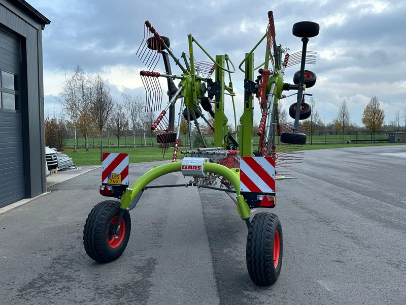 Claas Liner 2700 - Szénaforgató: 4 kép. Claas Liner 2700 - Szénaforgató: 4 kép.