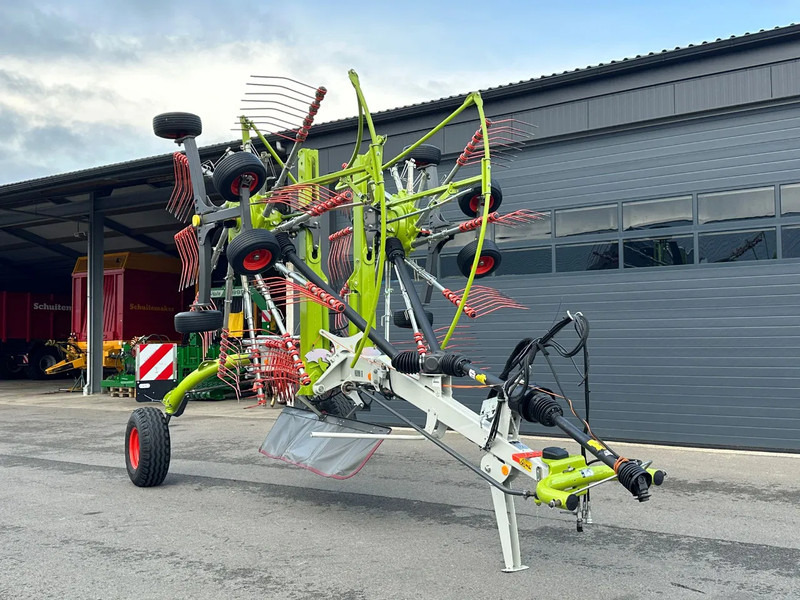 Claas Liner 2700 - Szénaforgató: 1 kép. Claas Liner 2700 - Szénaforgató: 1 kép.