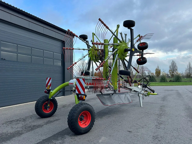 Claas Liner 2700 - Szénaforgató: 3 kép. Claas Liner 2700 - Szénaforgató: 3 kép.