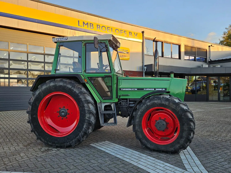 Fendt FARMER 308 LSA - Traktor: 2 kép. Fendt FARMER 308 LSA - Traktor: 2 kép.