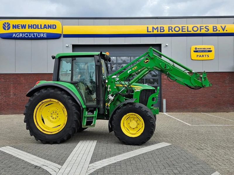 John Deere 6230 met 631 voorlader - Traktor: 2 kép. John Deere 6230 met 631 voorlader - Traktor: 2 kép.