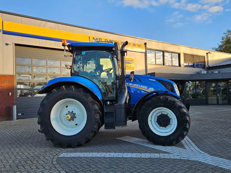 New Holland T6.175 Dynamic command - Traktor: 2 kép. New Holland T6.175 Dynamic command - Traktor: 2 kép.