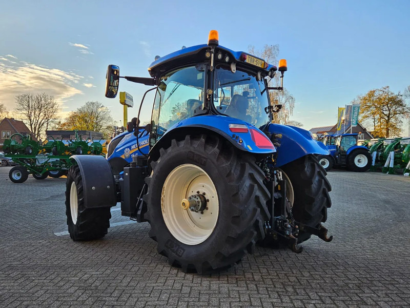 New Holland T6.175 Dynamic command - Traktor: 4 kép. New Holland T6.175 Dynamic command - Traktor: 4 kép.