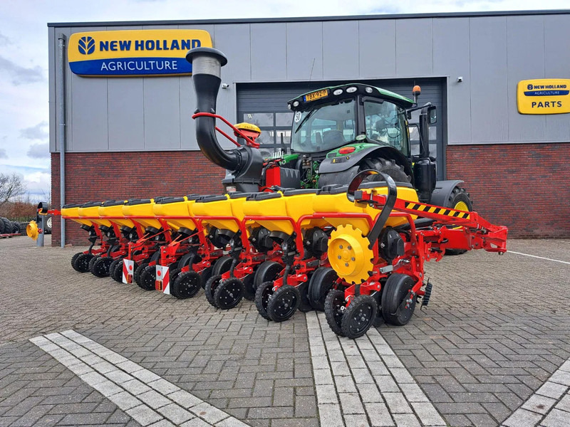 Vaderstad Tempo V 8 - Vetőgép: 3 kép. Vaderstad Tempo V 8 - Vetőgép: 3 kép.