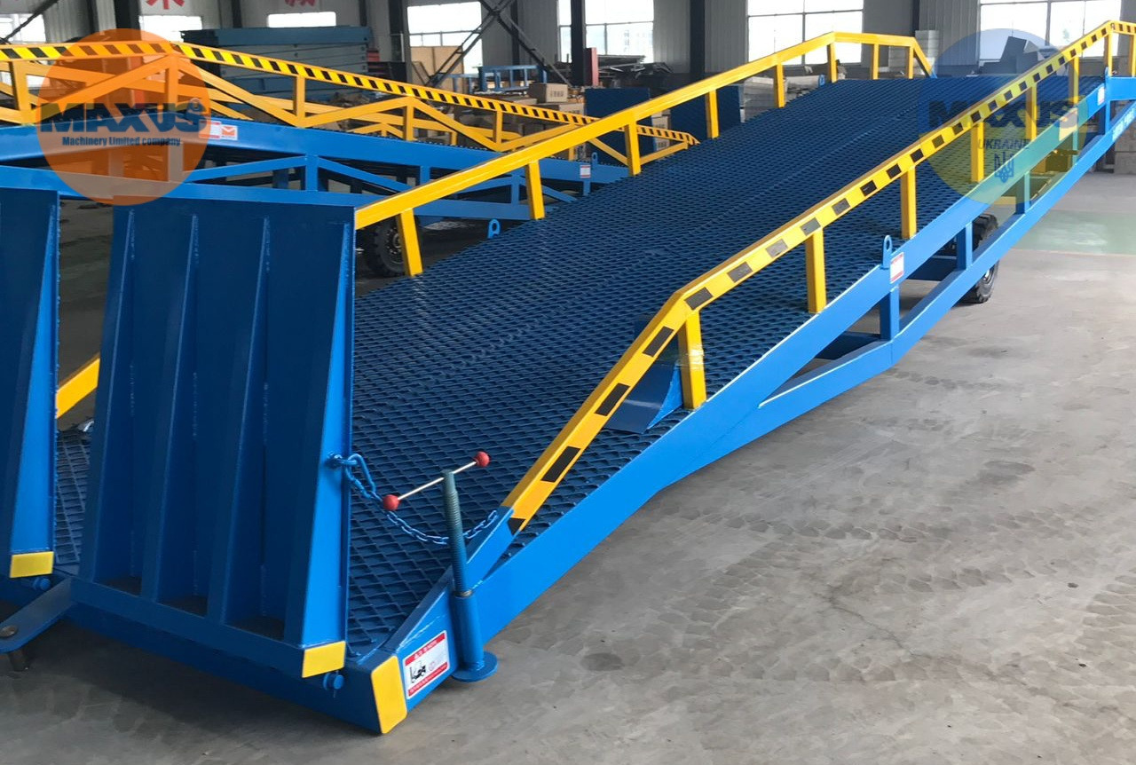 Maxus NEW mobile loading ramp with a capacity of 10 tons - Rakodó rámpa: 2 kép. Maxus NEW mobile loading ramp with a capacity of 10 tons - Rakodó rámpa: 2 kép.