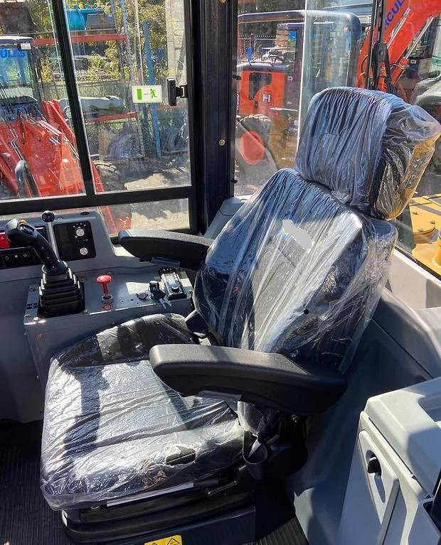 Új Gumikerekes homlokrakodó NEW CAT Caterpillar 7 TON Loader Warranty up to 10 YEARS НОВА Копарка CAT Caterpillar 7 ТОН Гарантія до 10 РОКІВ NOWA Ładowarka CAT Caterpillar 7 TON Gwarancja do 10 LAT: 8 kép.