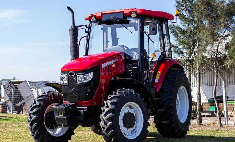 NEW MAXUS 85 HP Tractor 4x4 EURO 5 Warranty НОВИЙ MAXUS 85 К.с. Трактор 4x4 EURO 5 Гарантія NOWY MAXUS 85 KM Ciągnik 4x4 EURO 5 Gwarancja - Traktor: 2 kép. NEW MAXUS 85 HP Tractor 4x4 EURO 5 Warranty НОВИЙ MAXUS 85 К.с. Трактор 4x4 EURO 5 Гарантія NOWY MAXUS 85 KM Ciągnik 4x4 EURO 5 Gwarancja - Traktor: 2 kép.