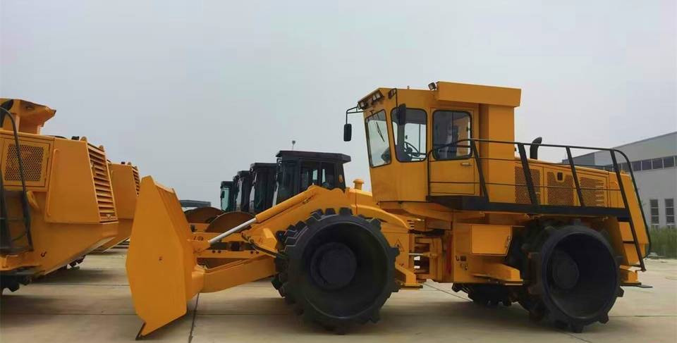 NEW MAXUS COMPACTOR 35 TONS Warranty НОВИЙ КОМПАКТОР MAXUS 35 ТОН Гарантія - Talajtömörítő: 1 kép. NEW MAXUS COMPACTOR 35 TONS Warranty НОВИЙ КОМПАКТОР MAXUS 35 ТОН Гарантія - Talajtömörítő: 1 kép.