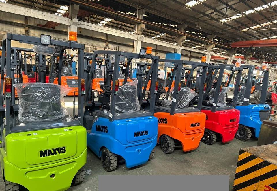 Új Elektromos targonca NEW MAXUS Electric Forklift 4000 kg Warranty up to 10 YEARS НОВИЙ Електричний MAXUS візок для вантажів 4000 кг Гарантія до 10 РОКІВ  NOWY Elektryczny MAXUS wózek widłowy 4000 kg Gwarancja do 10: 10 kép.