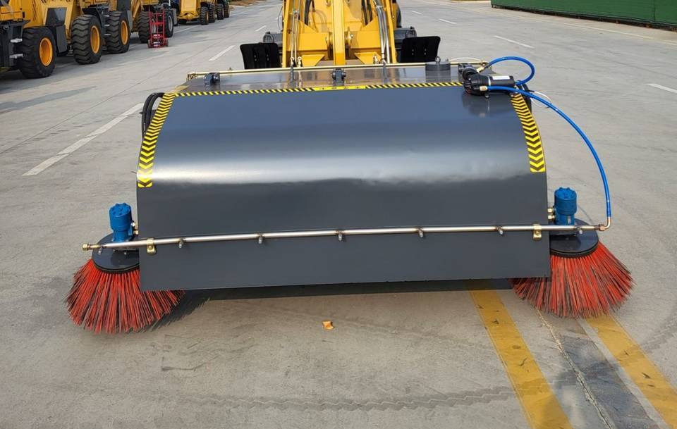 NEW MAXUS Road Sweeper Wheeled Loader Warranty up to 10 YEARS | НОВА MAXUS Замітальна машина Колісний навантажувач Гарантія до 10 РОКІВ - Gumikerekes homlokrakodó: 3 kép. NEW MAXUS Road Sweeper Wheeled Loader Warranty up to 10 YEARS | НОВА MAXUS Замітальна машина Колісний навантажувач Гарантія до 10 РОКІВ - Gumikerekes homlokrakodó: 3 kép.