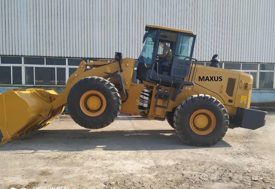 NEW MAXUS Steyr 16 TON Wheel Loader Warranty up to 10 YEARS НОВА Копарка колісна MAXUS Steyr 16 ТОН Гарантія до 10 РОКІВ NOWA Ładowarka Kołowa MAXUS Steyr 16 TON Gwarancja do 10 LAT - Gumikerekes homlokrakodó: 5 kép. NEW MAXUS Steyr 16 TON Wheel Loader Warranty up to 10 YEARS НОВА Копарка колісна MAXUS Steyr 16 ТОН Гарантія до 10 РОКІВ NOWA Ładowarka Kołowa MAXUS Steyr 16 TON Gwarancja do 10 LAT - Gumikerekes homlokrakodó: 5 kép.