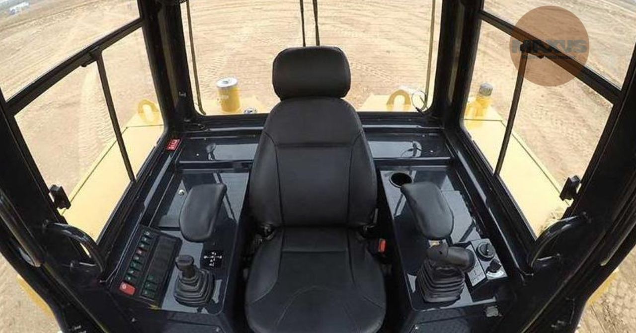 Нова Бульдозер MAXUS 235 к.с. 24 тонни - Buldózer: 3 kép. Нова Бульдозер MAXUS 235 к.с. 24 тонни - Buldózer: 3 kép.