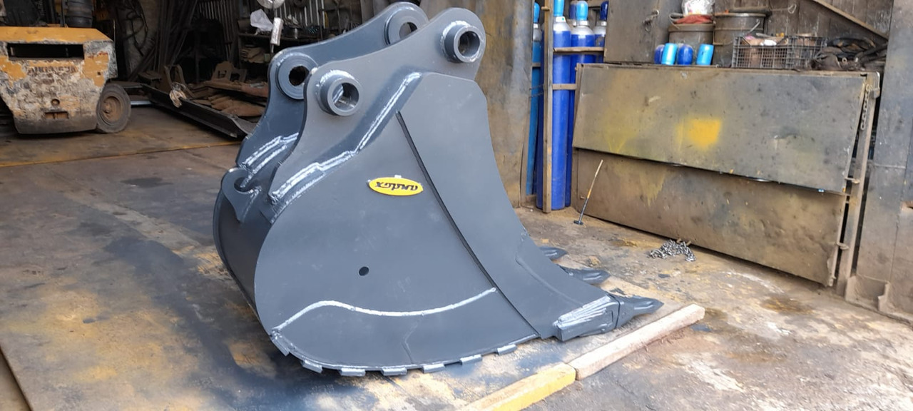 Komatsu - Kotró kanál - Minikotró: 5 kép. Komatsu - Kotró kanál - Minikotró: 5 kép.