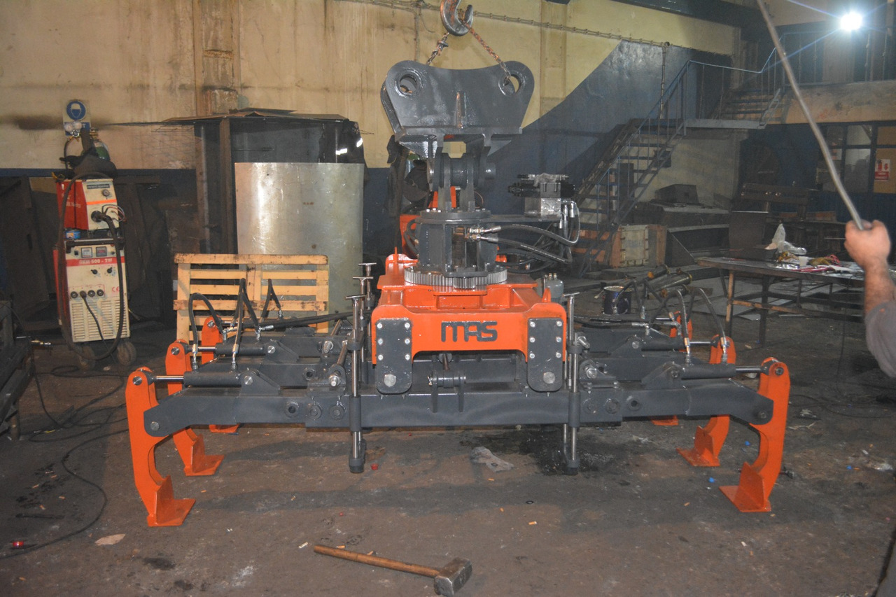 Railway attachment - Polip kanál - Építőipari gépek: 5 kép. Railway attachment - Polip kanál - Építőipari gépek: 5 kép.