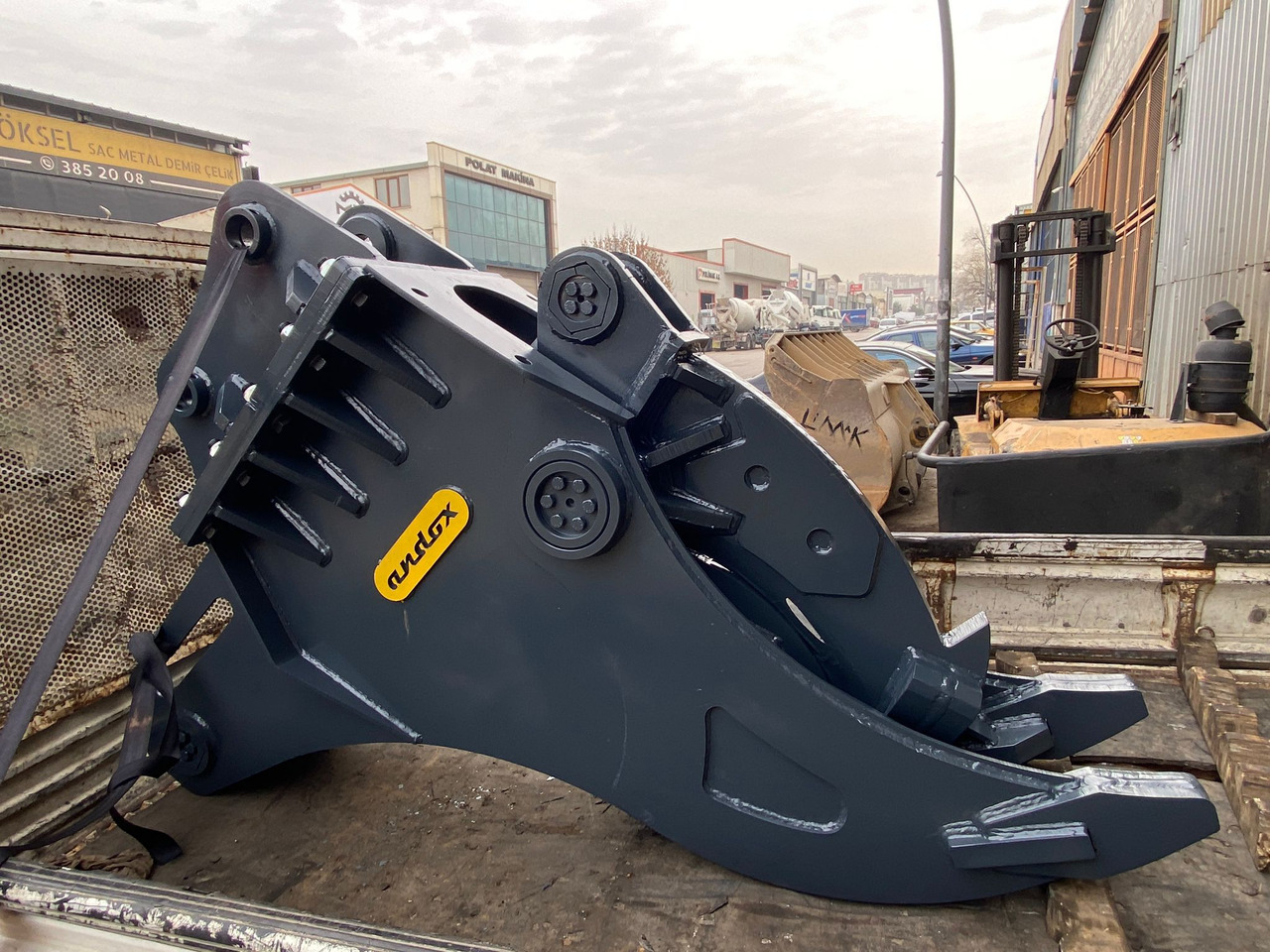 Cracker attacment - Roppantó olló - Építőipari gépek: 5 kép. Cracker attacment - Roppantó olló - Építőipari gépek: 5 kép.