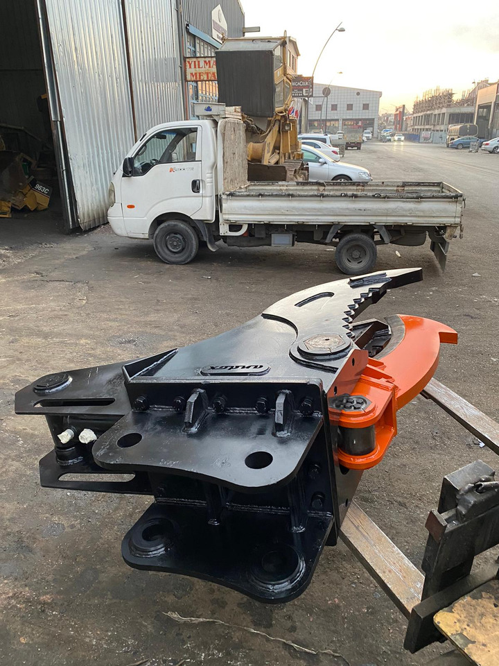 Cracker attacment - Roppantó olló - Építőipari gépek: 4 kép. Cracker attacment - Roppantó olló - Építőipari gépek: 4 kép.