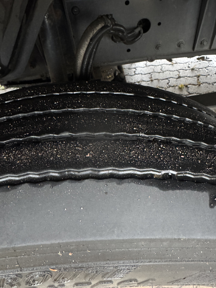 MAN 12.250 - Ponyvás teherautó: 4 kép. MAN 12.250 - Ponyvás teherautó: 4 kép.