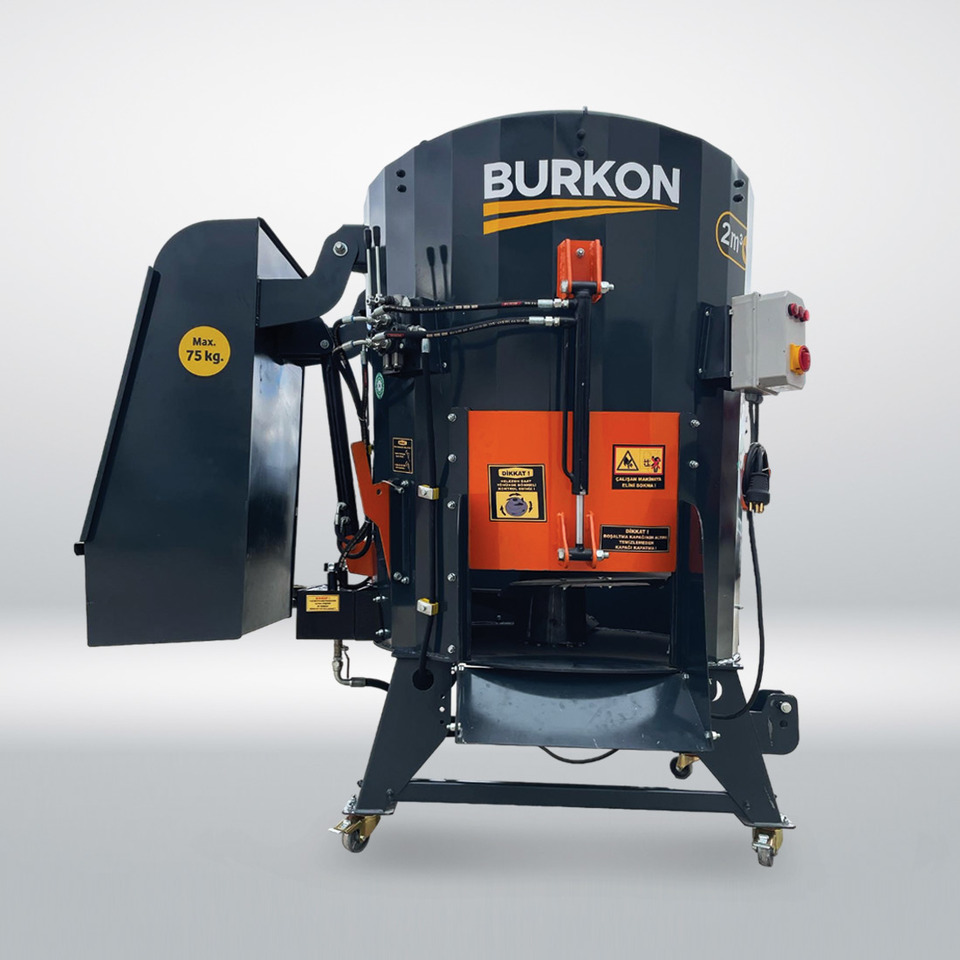 2 m3 Sabit Elektrikli ve Kepçeli Yem Karma Makinesi - Etetőkocsi: 2 kép. 2 m3 Sabit Elektrikli ve Kepçeli Yem Karma Makinesi - Etetőkocsi: 2 kép.