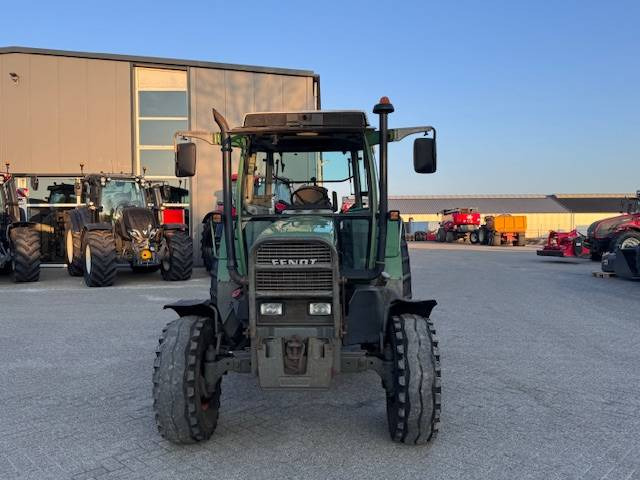 Fendt 307c 2wd - Traktor: 4 kép. Fendt 307c 2wd - Traktor: 4 kép.
