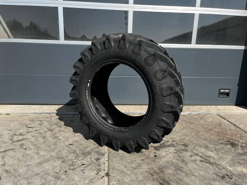 Trelleborg 480/65 R28 new - Gumiabroncsok és felnik - Mezőgazdasági gépek: 4 kép. Trelleborg 480/65 R28 new - Gumiabroncsok és felnik - Mezőgazdasági gépek: 4 kép.