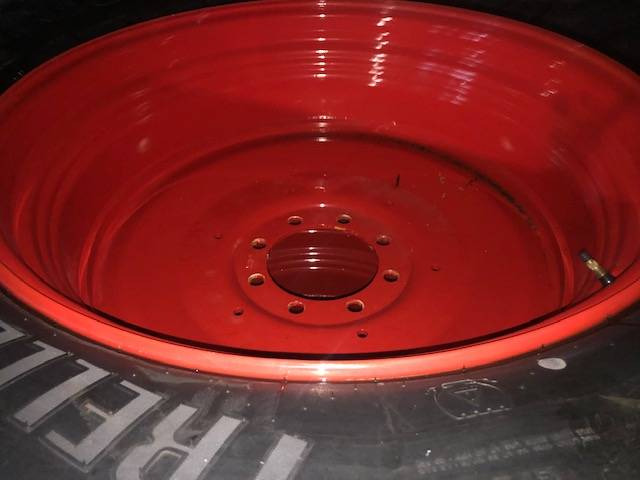 Új Gumiabroncsok és felnik - Mezőgazdasági gépek Trelleborg 650/65 R38 + 540/65 R28 TM800: 20 kép.