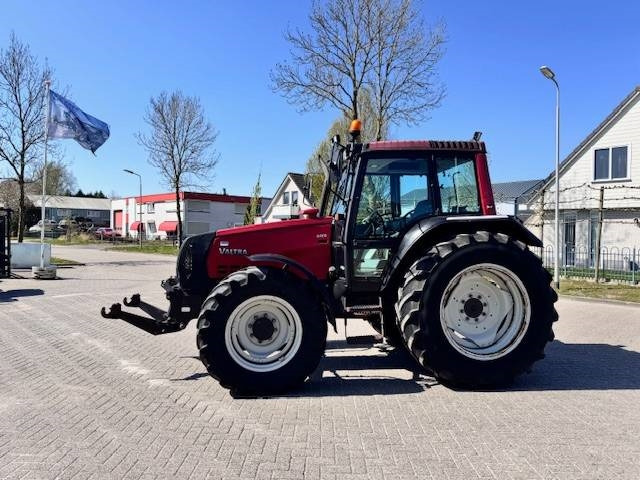 Valtra 6400, Luchtremmen, Fronthef, Frontaftakas - Traktor: 1 kép. Valtra 6400, Luchtremmen, Fronthef, Frontaftakas - Traktor: 1 kép.
