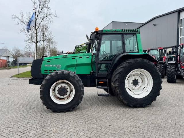 Valtra 8350 Hitech - Traktor: 1 kép. Valtra 8350 Hitech - Traktor: 1 kép.