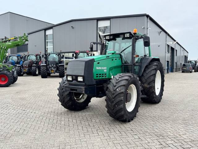 Valtra 8350 Hitech - Traktor: 4 kép. Valtra 8350 Hitech - Traktor: 4 kép.