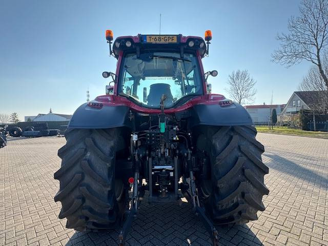 Traktor Valtra N134 Hitech: 6 kép.