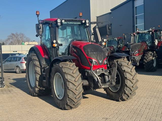 Valtra N134 Hitech - Traktor: 3 kép. Valtra N134 Hitech - Traktor: 3 kép.