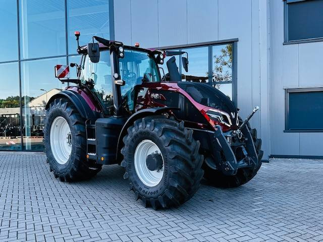 Valtra Q305 DEMO Super Compleet! - Traktor: 2 kép. Valtra Q305 DEMO Super Compleet! - Traktor: 2 kép.