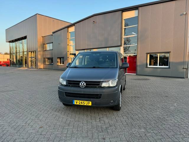 Volkswagen Transporter 140Pk Dubbele cabine - Furgon: 4 kép. Volkswagen Transporter 140Pk Dubbele cabine - Furgon: 4 kép.