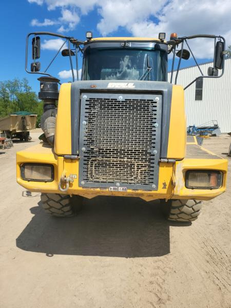 Bell B30D - Csuklós dömper: 4 kép. Bell B30D - Csuklós dömper: 4 kép.