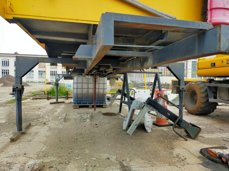 Benne Pour Camion 8x4 - Billencs felépitmény: 3 kép. Benne Pour Camion 8x4 - Billencs felépitmény: 3 kép.