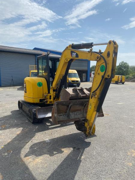 Caterpillar 305E - Minikotró: 1 kép. Caterpillar 305E - Minikotró: 1 kép.