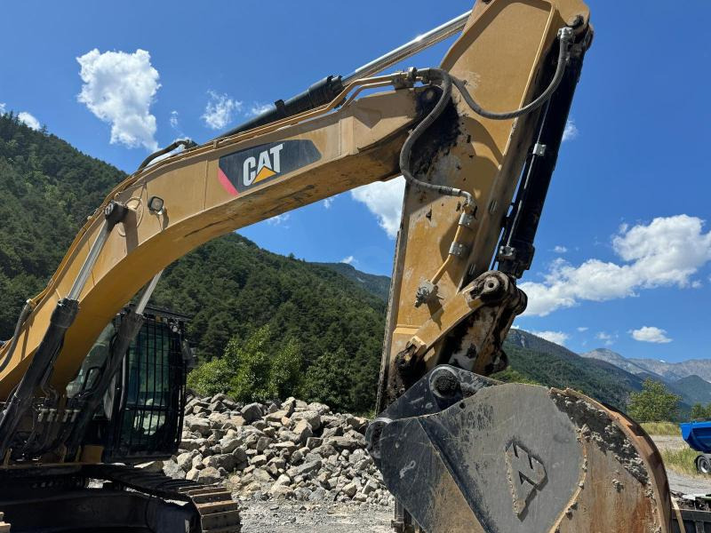 Caterpillar 336EL ME - Lánctalpas kotró: 5 kép. Caterpillar 336EL ME - Lánctalpas kotró: 5 kép.