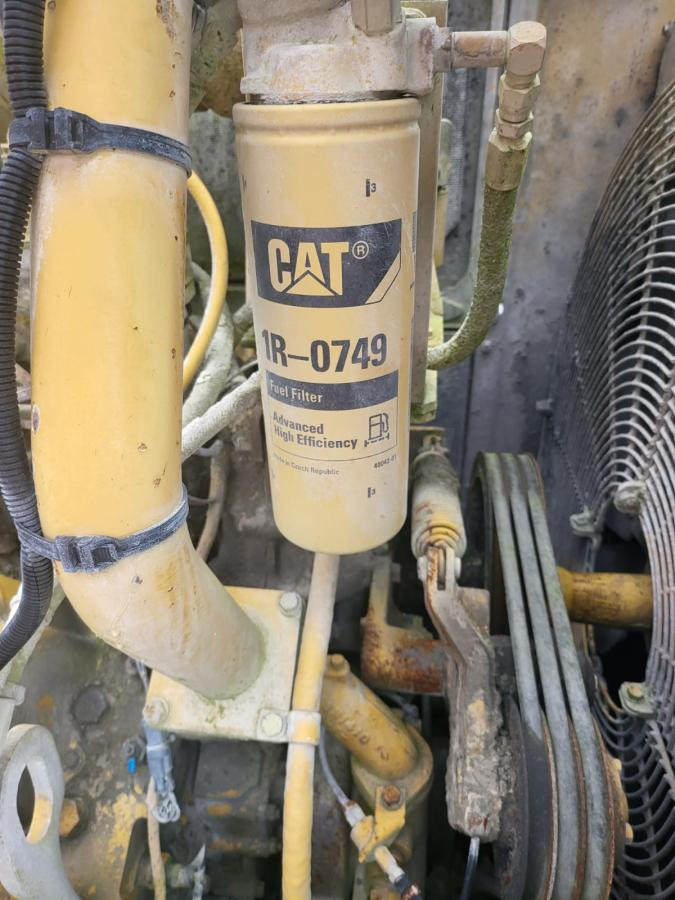 Gumikerekes homlokrakodó Caterpillar 988B: 14 kép.