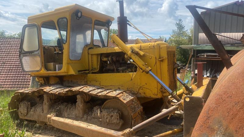 Caterpillar D6C - Buldózer: 3 kép. Caterpillar D6C - Buldózer: 3 kép.