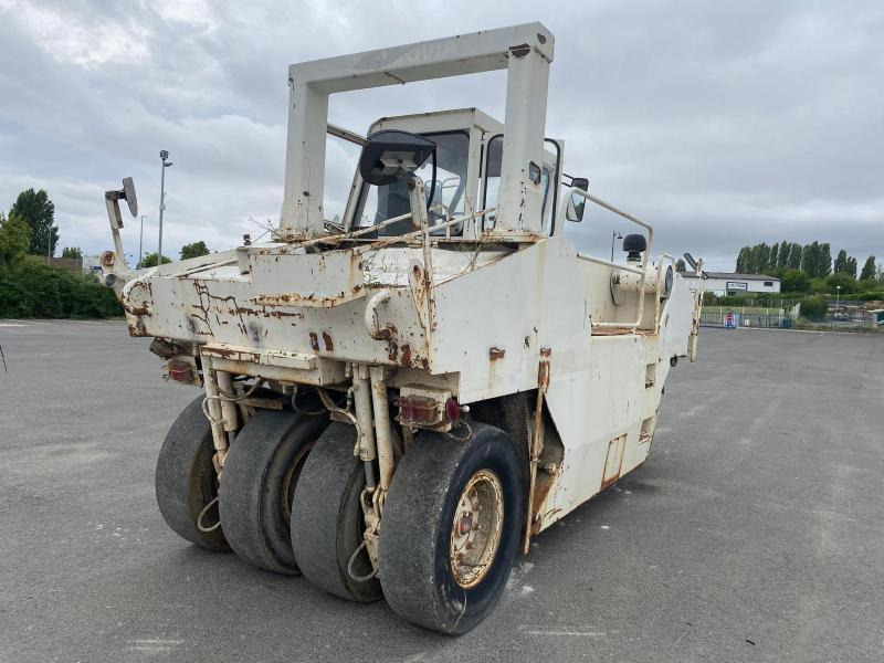 Caterpillar PS300 - Pneumatikus henger: 3 kép. Caterpillar PS300 - Pneumatikus henger: 3 kép.