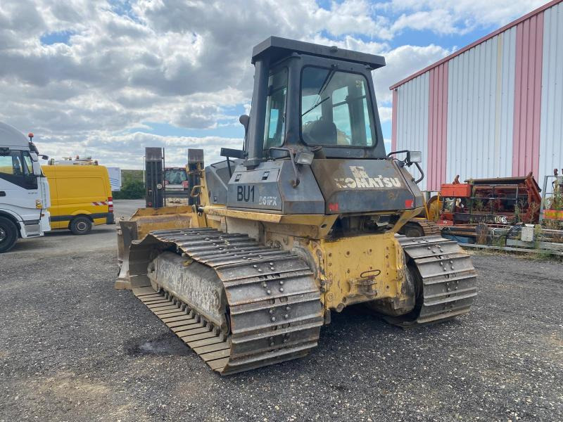 Komatsu D61PX - Buldózer: 3 kép. Komatsu D61PX - Buldózer: 3 kép.