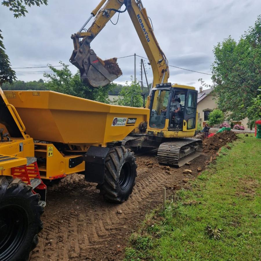 Komatsu PC138US-8 - Lánctalpas kotró: 1 kép. Komatsu PC138US-8 - Lánctalpas kotró: 1 kép.