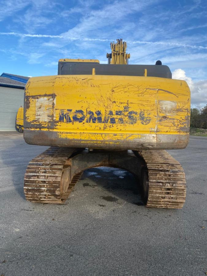 Komatsu PC210NLC-7 - Lánctalpas kotró: 3 kép. Komatsu PC210NLC-7 - Lánctalpas kotró: 3 kép.